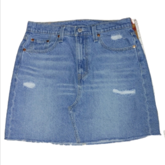 Levi's Dresses & Skirts - Host Pick!🎉 Levi's 100% Cotton Distressed Mini Skirt. Size 28.